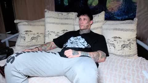 skirlingod online show from 10.14.25