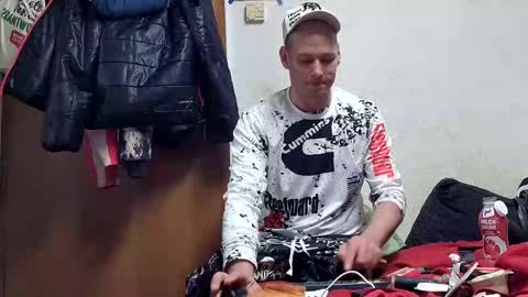 sklave99817 online show from 10.25.25