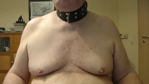 Snapshot of sklave_ol chatting on 12.21.24 sklave_ol online show from 12.21.24