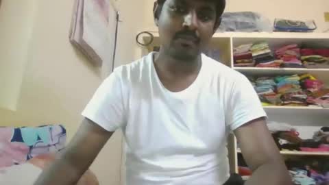 Snapshot of sklavepappu143 chatting on 11.04.25 Indianslut1431 online show from 11.04.25