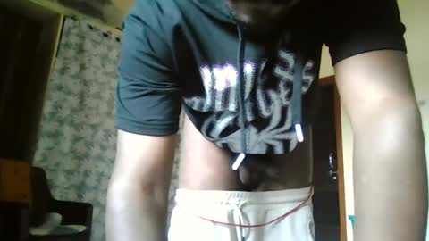 Snapshot of sklavepappu143 chatting on 07.26.26 Indianslut1431 online show from 07.26.26