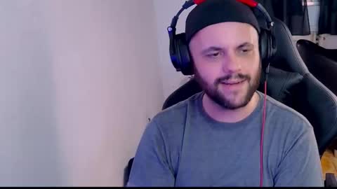 Snapshot of skullxxx83 chatting on 02.09.25 Skull online show from 02.09.25