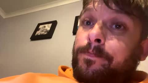 skuzzy25 online show from 10.04.25