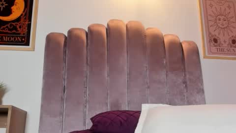 Sky Caroline online show from 11.14.25