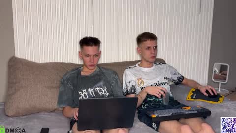 Snapshot of sky_hunter chatting on 10.30.25 sky_hunter online show from 10.30.25