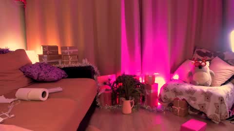 Snapshot of skyewavy chatting on 12.29.24    online show from 12.29.24
