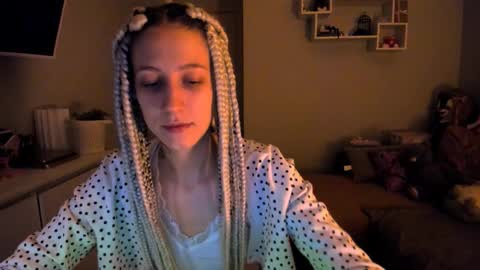 Snapshot of skyewavy chatting on 10.09.25    online show from 10.09.25