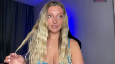 Snapshot of skyffi chatting on 09.20.25 GARRY AND SOPHIA online show from 09.20.25