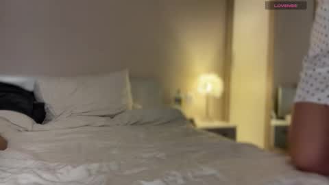 Snapshot of skyffi chatting on 11.24.25 GARRY AND SOPHIA online show from 11.24.25