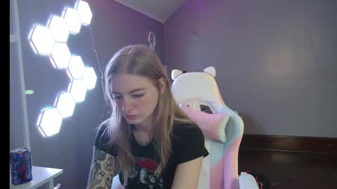 Snapshot of skyiswoke chatting on 05.05.26 Sky online show from 05.05.26