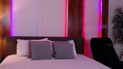 SkylarSpark online show from 11.07.25