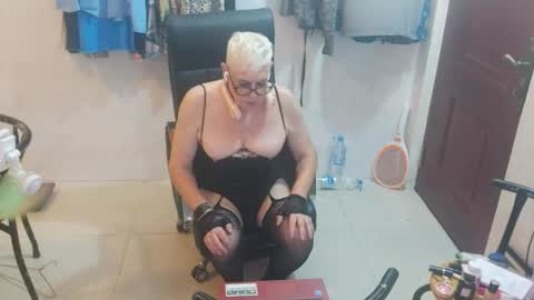 skylartgilf205565 online show from 09.13.25