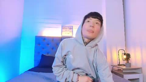 Snapshot of skylen_snow chatting on 06.29.26 skylen_snow online show from 06.29.26