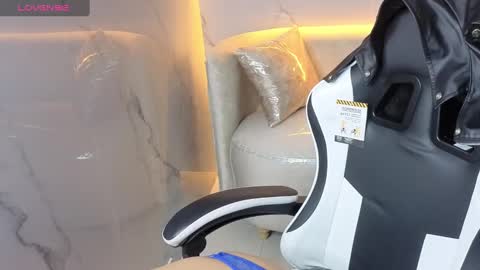 Snapshot of skyler_gracee_tx chatting on 10.14.25 Live 800am 200pm COLOMBIAN HOUR online show from 10.14.25