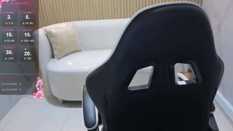 Snapshot of skyler_gracee_tx chatting on 11.08.25 Live 800am 200pm COLOMBIAN HOUR online show from 11.08.25