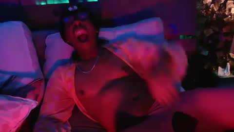 skyonetoo3 online show from 02.15.25