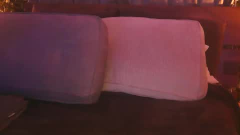 skyonetoo3 online show from 09.08.25