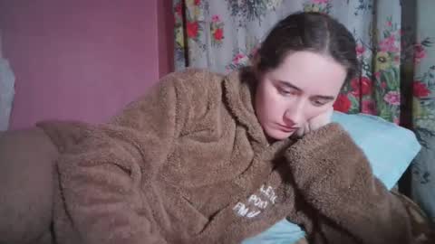 Snapshot of skyressie333 chatting on 12.12.24 skyressie333 online show from 12.12.24