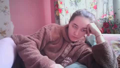 Snapshot of skyressie333 chatting on 12.18.24 skyressie333 online show from 12.18.24