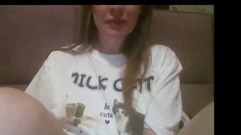 Snapshot of sladkiegubki chatting on 10.22.25 Sladkiegubki online show from 10.22.25