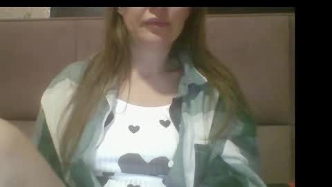 Snapshot of sladkiegubki chatting on 10.30.25 Sladkiegubki online show from 10.30.25