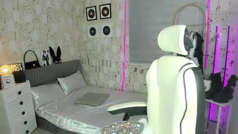 Snapshot of slaughtyalexxx chatting on 02.22.25 Alexandria my love online show from 02.22.25