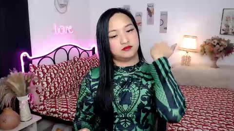 Queen Cyrine online show from 09.14.25