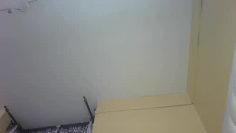 Snapshot of slayslay002 chatting on 02.23.25 Rose online show from 02.23.25