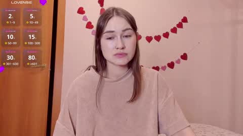 Snapshot of sleeeepy_af chatting on 03.07.25 Alice online show from 03.07.25