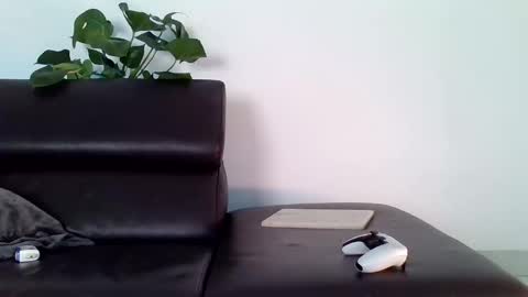 Snapshot of sleeperly chatting on 10.11.25 sleeperly online show from 10.11.25