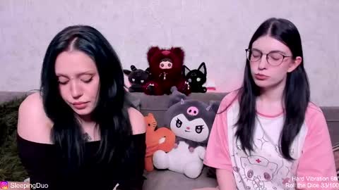 Snapshot of sleepingduo chatting on 05.11.26 Hi We are Iva and Angela Nice to meet u 3 online show from 05.11.26