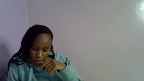 Snapshot of slim_alicia chatting on 09.28.25 Alicia online show from 09.28.25