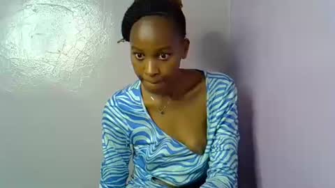 Snapshot of slim_alicia chatting on 10.01.25 Alicia online show from 10.01.25