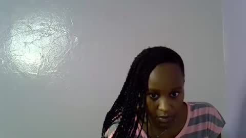 Snapshot of slim_alicia chatting on 10.04.25 Alicia online show from 10.04.25