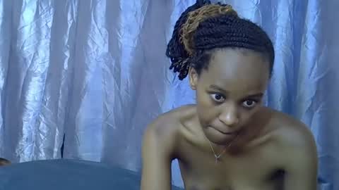 Snapshot of slim_alicia chatting on 10.14.25 Alicia online show from 10.14.25