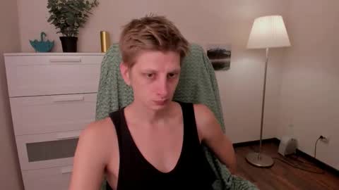 Snapshot of slim_andy chatting on 10.11.25 Andy online show from 10.11.25