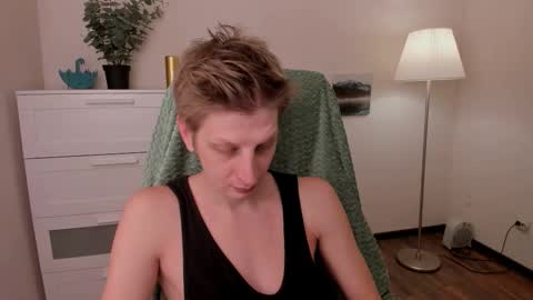 Snapshot of slim_andy chatting on 10.17.25 Andy online show from 10.17.25