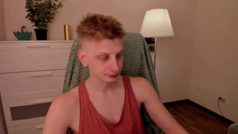 Snapshot of slim_andy chatting on 11.06.25 Andy online show from 11.06.25