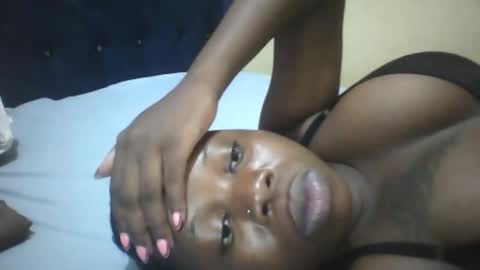 Snapshot of slim_petite_ebony chatting on 05.20.26 slim_petite_ebony online show from 05.20.26