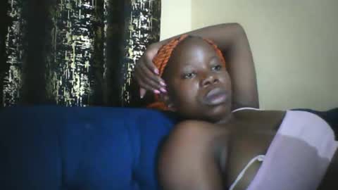 Snapshot of slim_petite_ebony chatting on 05.23.26 slim_petite_ebony online show from 05.23.26