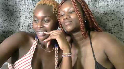 Snapshot of slimandthick1 chatting on 10.21.25 slimandthick1 online show from 10.21.25