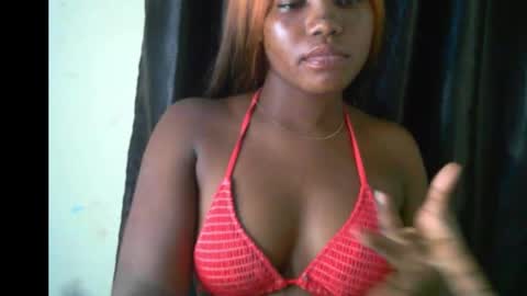 Snapshot of slimthick_tinah chatting on 02.25.26 TINA online show from 02.25.26