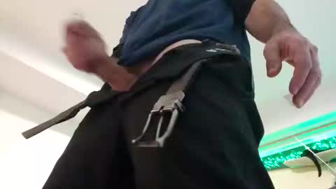 Snapshot of slongtastical chatting on 12.25.24 lilcox online show from 12.25.24