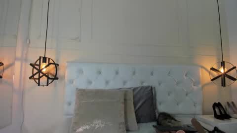 Luna online show from 01.15.25