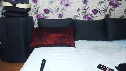 slutihmami online show from 11.22.25