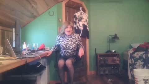 slutjennifertransxx online show from 09.12.25