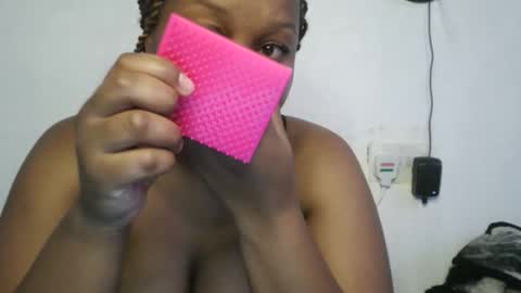 Snapshot of slutty_shan chatting on 10.17.25 slutty_shan online show from 10.17.25