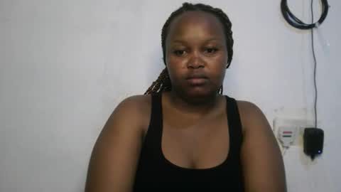 Snapshot of slutty_shan chatting on 10.18.25 slutty_shan online show from 10.18.25
