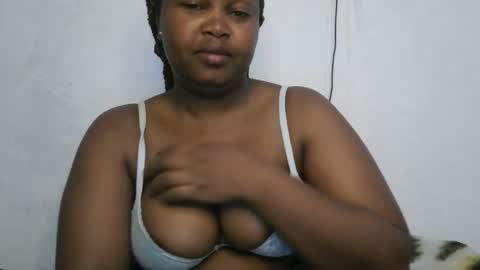 Snapshot of slutty_shan chatting on 10.22.25 slutty_shan online show from 10.22.25