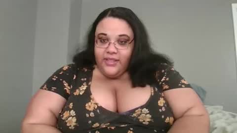 Snapshot of sluttyjess31 chatting on 04.22.26 Jessica online show from 04.22.26